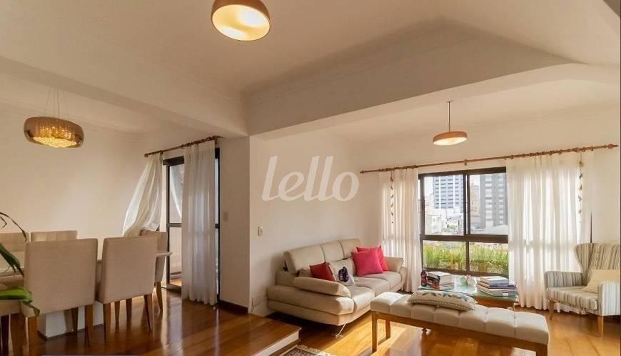 LIVING de Apartamento à venda, cobertura - Padrão com 360 m², 4 quartos e 3 vagas em Paraíso - São Paulo
