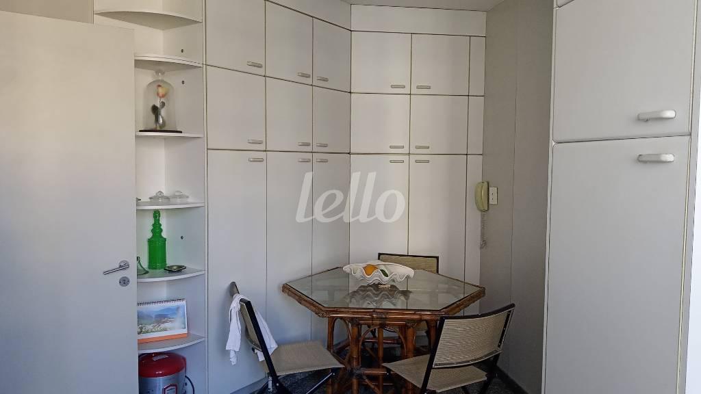 COZINHA de Apartamento à venda, Padrão com 419 m², 4 quartos e 4 vagas em Indianópolis - São Paulo