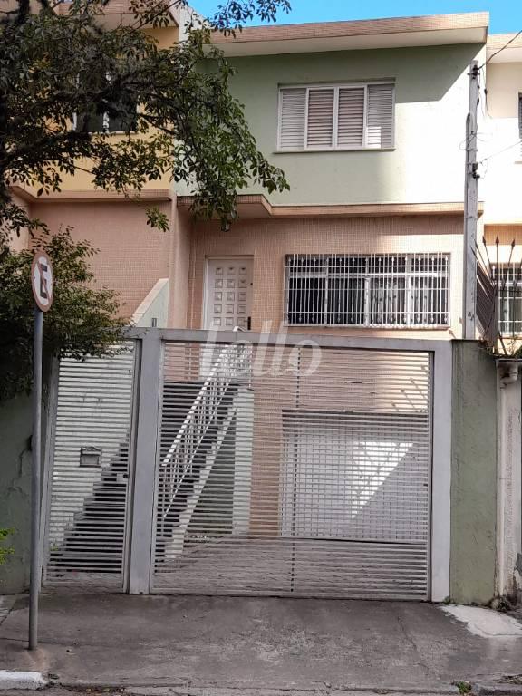 FACHADA de Casa à venda, sobrado com 136 m², 2 quartos e 3 vagas em Chora Menino - São Paulo
