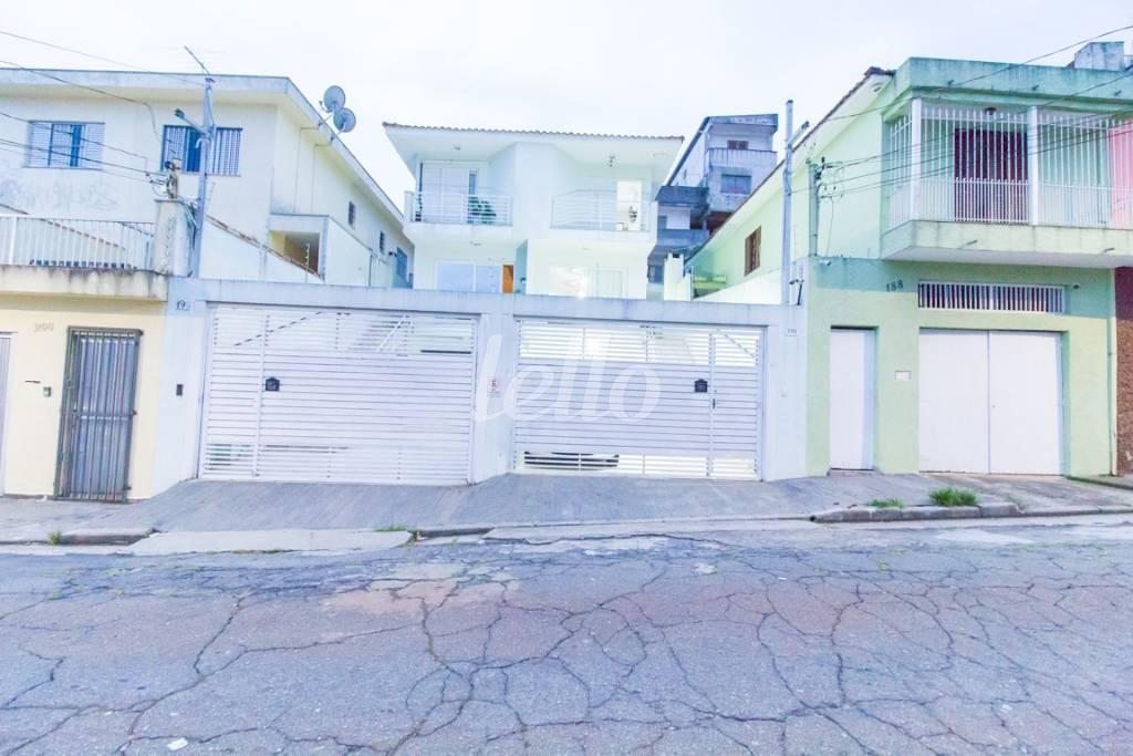 FACHADA de Casa à venda, sobrado com 160 m², 3 quartos e 4 vagas em Vila Carbone - São Paulo