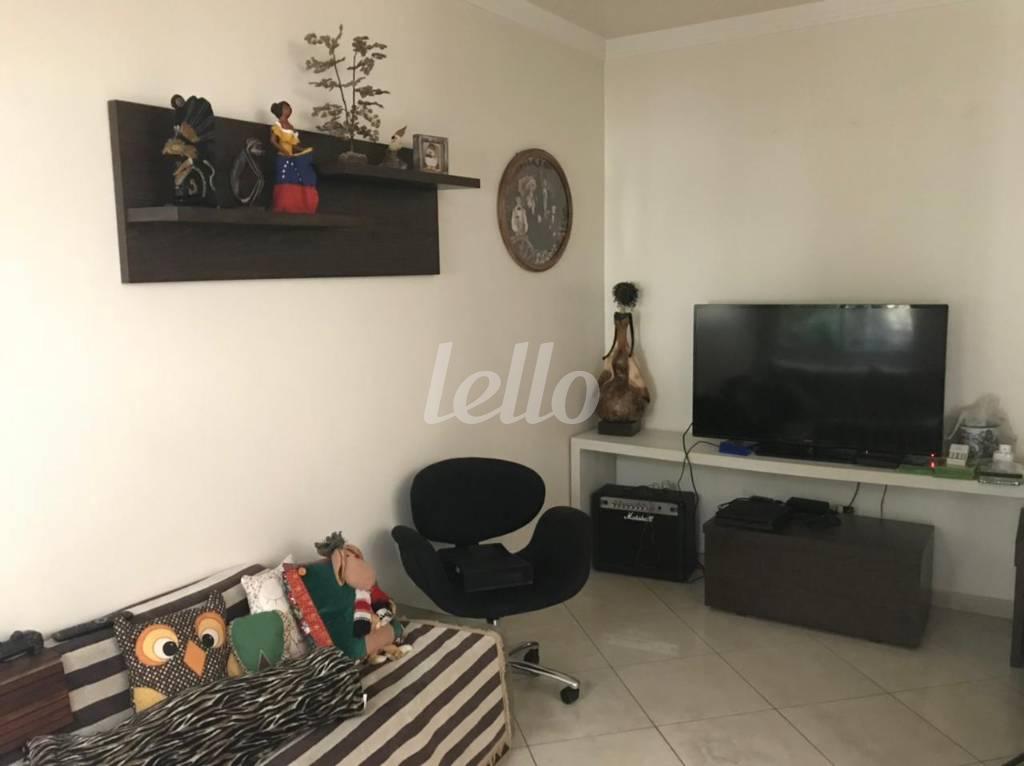 SALA DE TV de Casa à venda, sobrado com 286 m², 3 quartos e 5 vagas em Jardim - Santo André