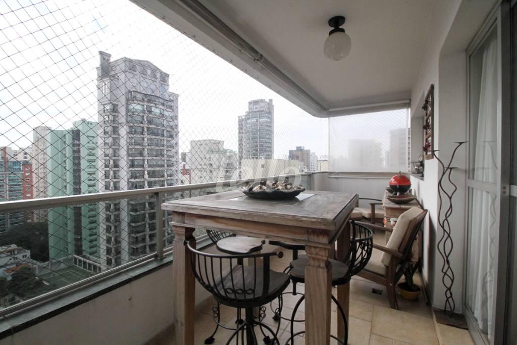 SACADA de Apartamento à venda, Padrão com 240 m², 4 quartos e 4 vagas em Planalto Paulista - São Paulo