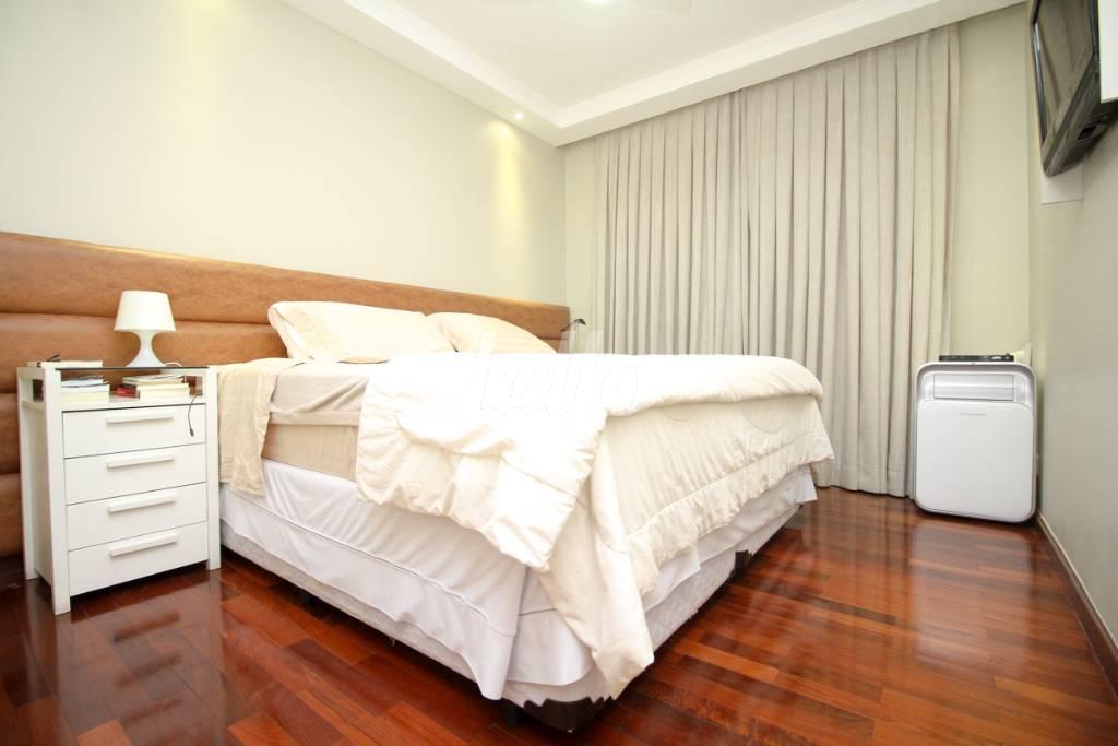 SUÍTE de Apartamento à venda, Padrão com 240 m², 4 quartos e 4 vagas em Planalto Paulista - São Paulo