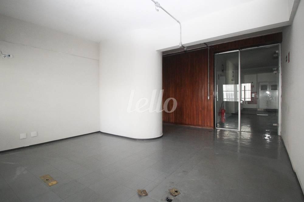 RECEPÇÃO 2 de Sala / Conjunto para alugar, Padrão com 668 m², e 1 vaga em República - São Paulo