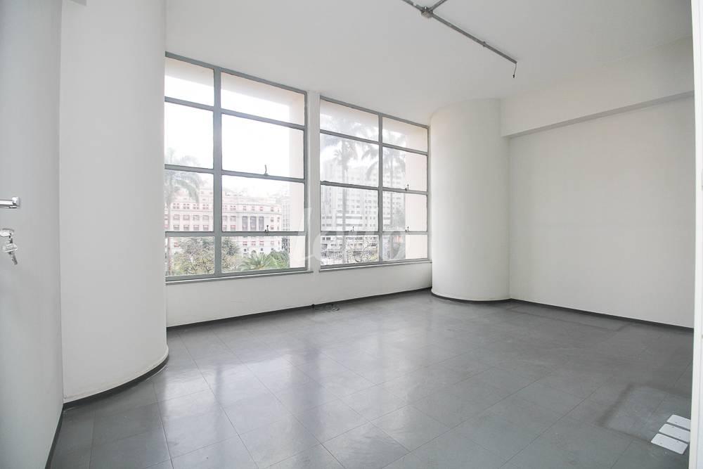 SALA 5 de Sala / Conjunto para alugar, Padrão com 668 m², e 1 vaga em República - São Paulo