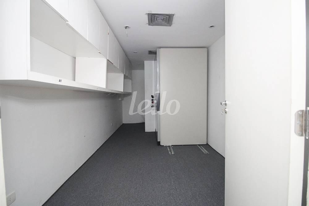 COPA 2 de Sala / Conjunto para alugar, Padrão com 156 m², e 2 vagas em Centro - São Paulo
