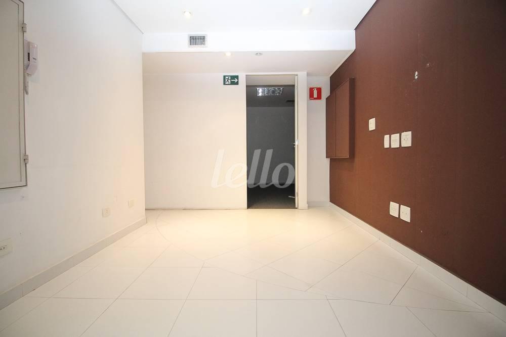 RECEPÇÃO de Sala / Conjunto para alugar, Padrão com 318 m², e 4 vagas em Centro - São Paulo
