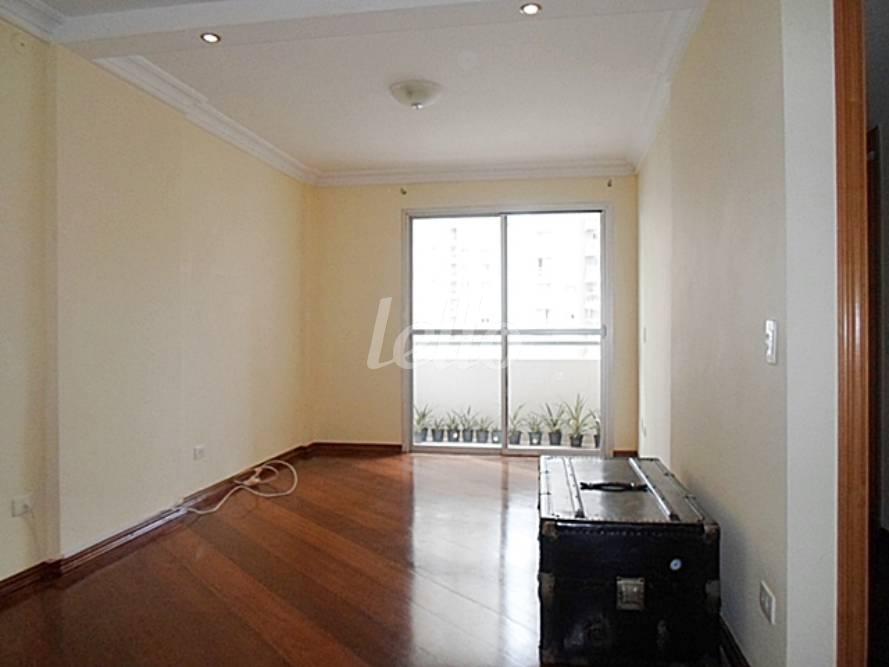 SALA de Apartamento para alugar, Padrão com 60 m², 2 quartos e 1 vaga em Vila Gumercindo - São Paulo