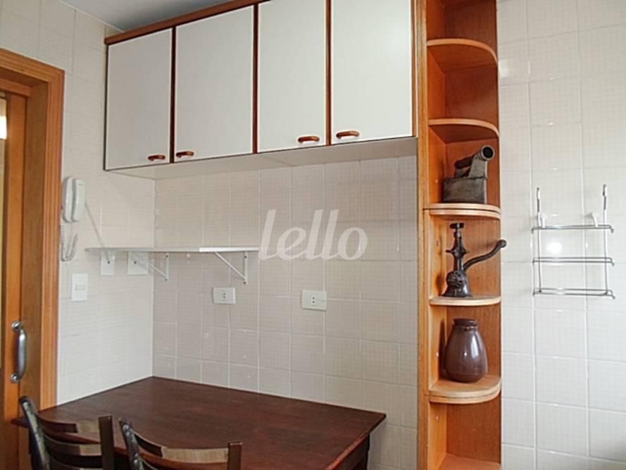 COZINHA de Apartamento para alugar, Padrão com 60 m², 2 quartos e 1 vaga em Vila Gumercindo - São Paulo
