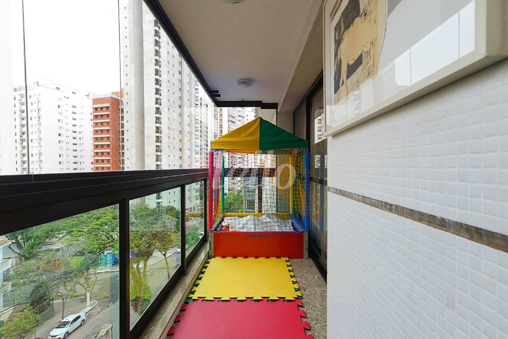 VARANDA de Apartamento à venda, Padrão com 220 m², 4 quartos e 4 vagas em Santana - São Paulo