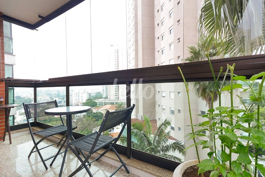 VARANDA de Apartamento à venda, Padrão com 220 m², 4 quartos e 4 vagas em Santana - São Paulo