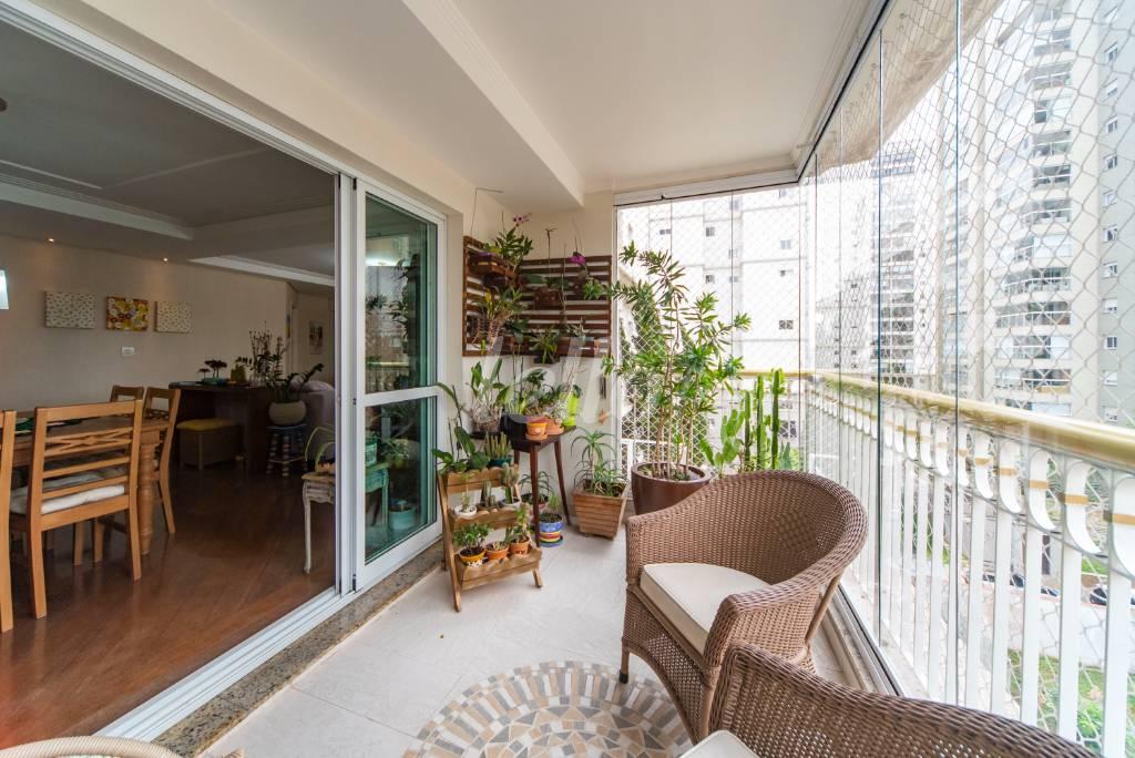 VARANDA de Apartamento à venda, Padrão com 190 m², 3 quartos e 3 vagas em Campestre - Santo André