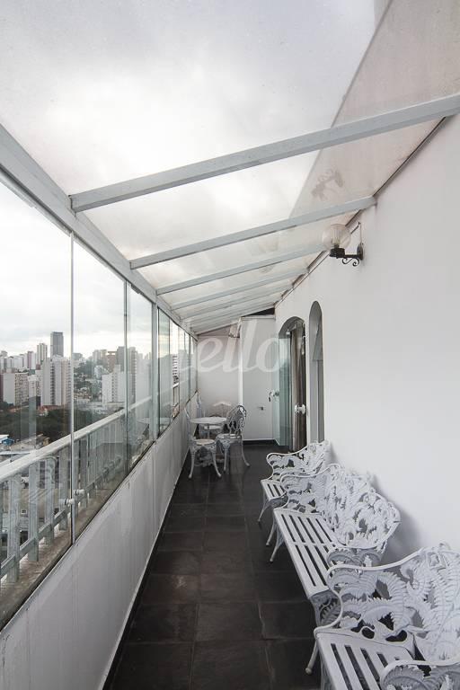 VARANDA DA SALA de Apartamento à venda, Padrão com 300 m², 4 quartos e 2 vagas em Pinheiros - São Paulo