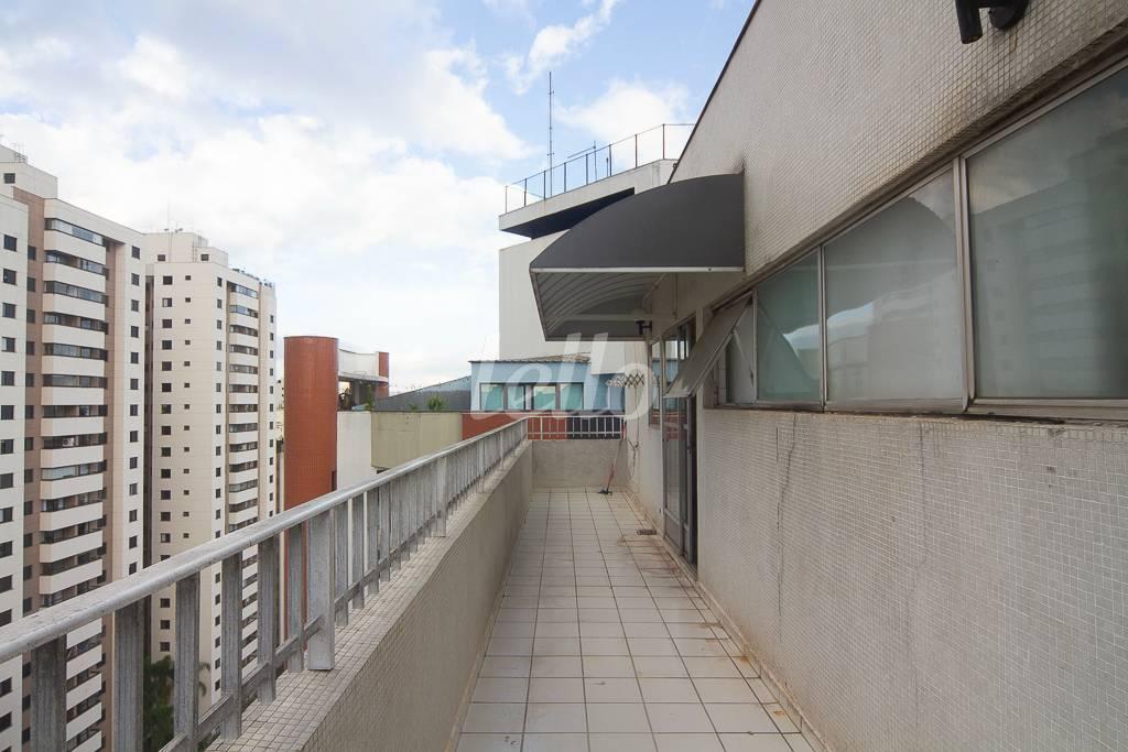 VARANDA DA ÁREA DE SERVIÇO de Apartamento à venda, Padrão com 300 m², 4 quartos e 2 vagas em Pinheiros - São Paulo
