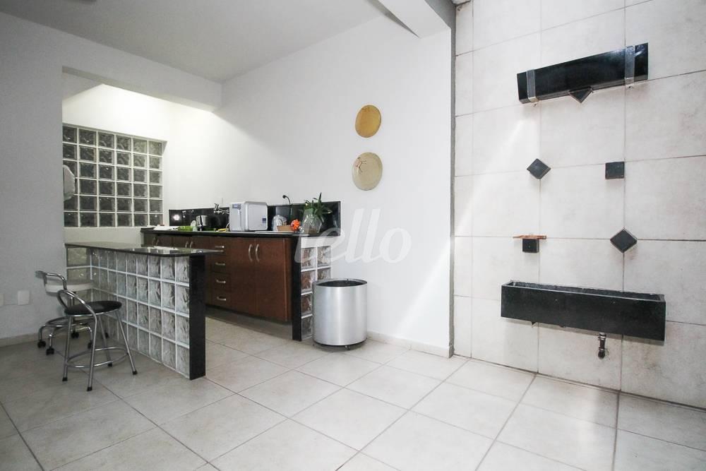 COPA de Casa para alugar, sobrado com 260 m², e 6 vagas em Indianópolis - São Paulo