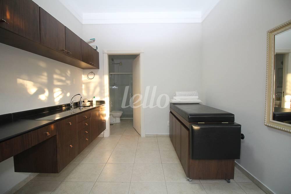 SALA 4 de Casa para alugar, sobrado com 260 m², e 6 vagas em Indianópolis - São Paulo