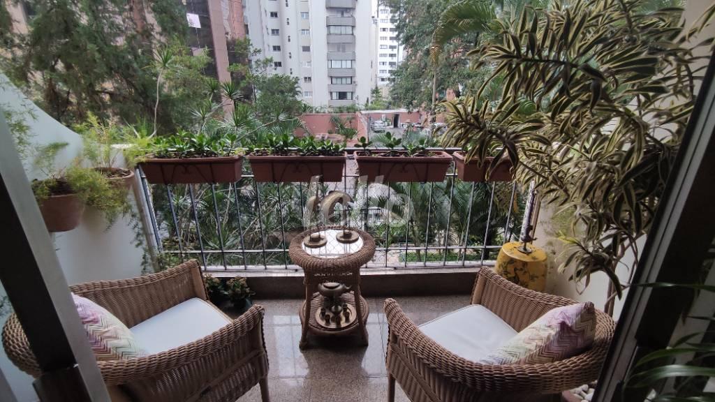 SACADA de Apartamento à venda, Padrão com 145 m², 2 quartos e 2 vagas em Jardim Europa - São Paulo