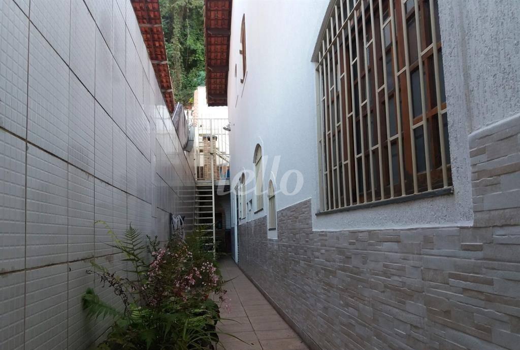 CORREDOR LATERAL de Casa à venda, sobrado com 172 m², 4 quartos e 5 vagas em Tremembé - São Paulo