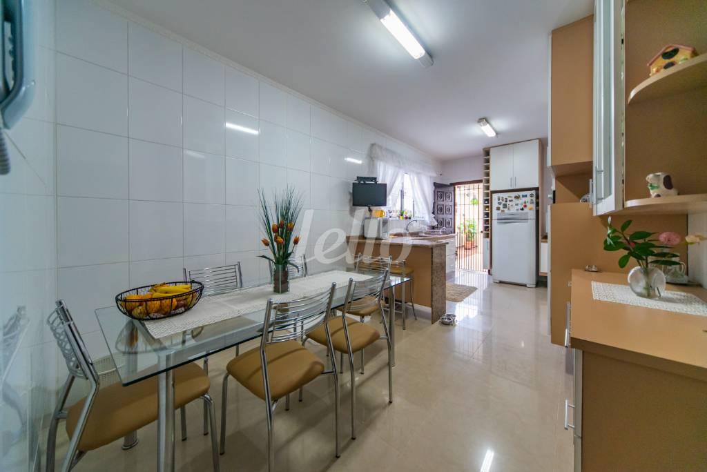 COPA E COZINHA de Casa à venda, sobrado com 182 m², 3 quartos e 2 vagas em Jardim Ocara - Santo André
