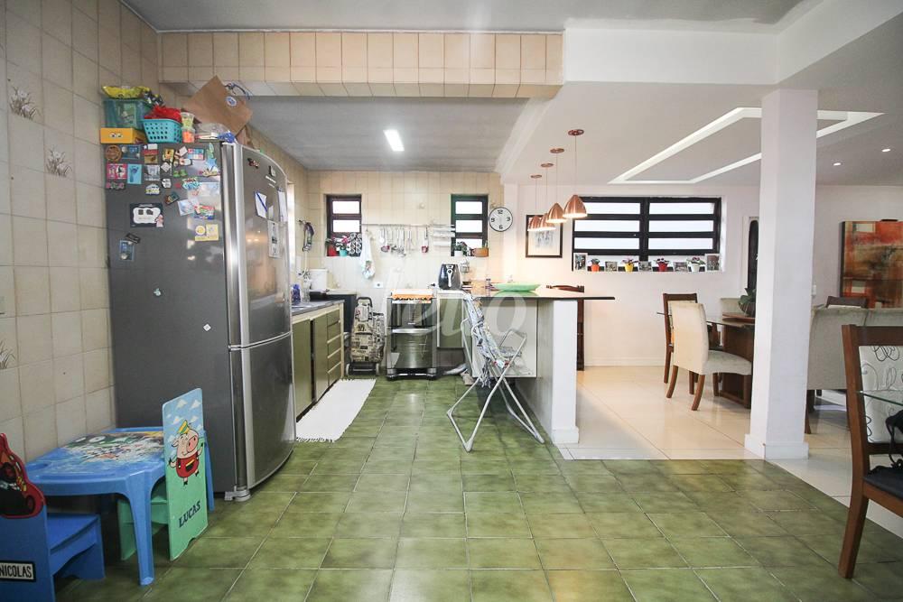 COZINHA de Casa à venda, sobrado com 308 m², 4 quartos e 7 vagas em Planalto Paulista - São Paulo