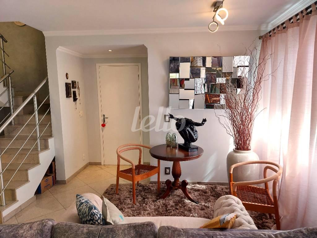 SALA DE ESTAR de Casa à venda, em condomínio - sobrado com 180 m², 4 quartos e 3 vagas em Vila Carrão - São Paulo