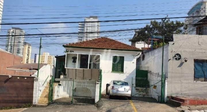 FACHADA de Casa à venda, sobrado com 375 m², e 3 vagas em Pinheiros - São Paulo
