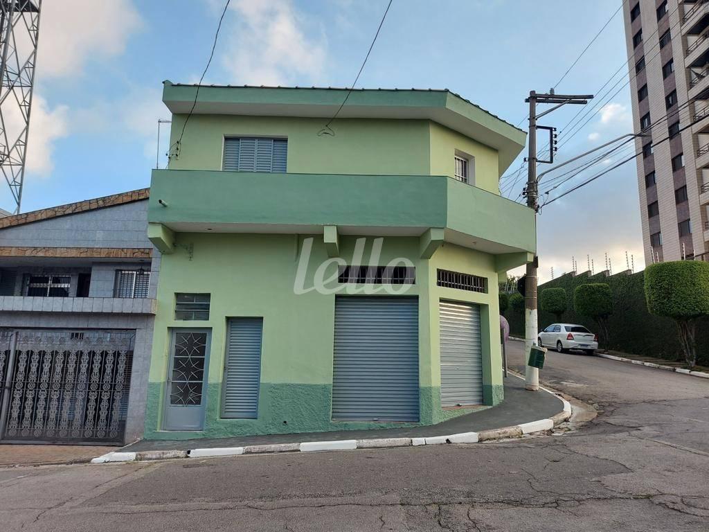 FACHADA de Casa à venda, sobrado com 237 m², 4 quartos e 2 vagas em Vila Darli - São Paulo