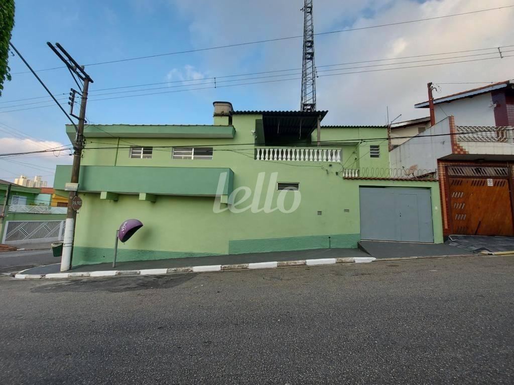 FACHADA de Casa à venda, sobrado com 237 m², 4 quartos e 2 vagas em Vila Darli - São Paulo