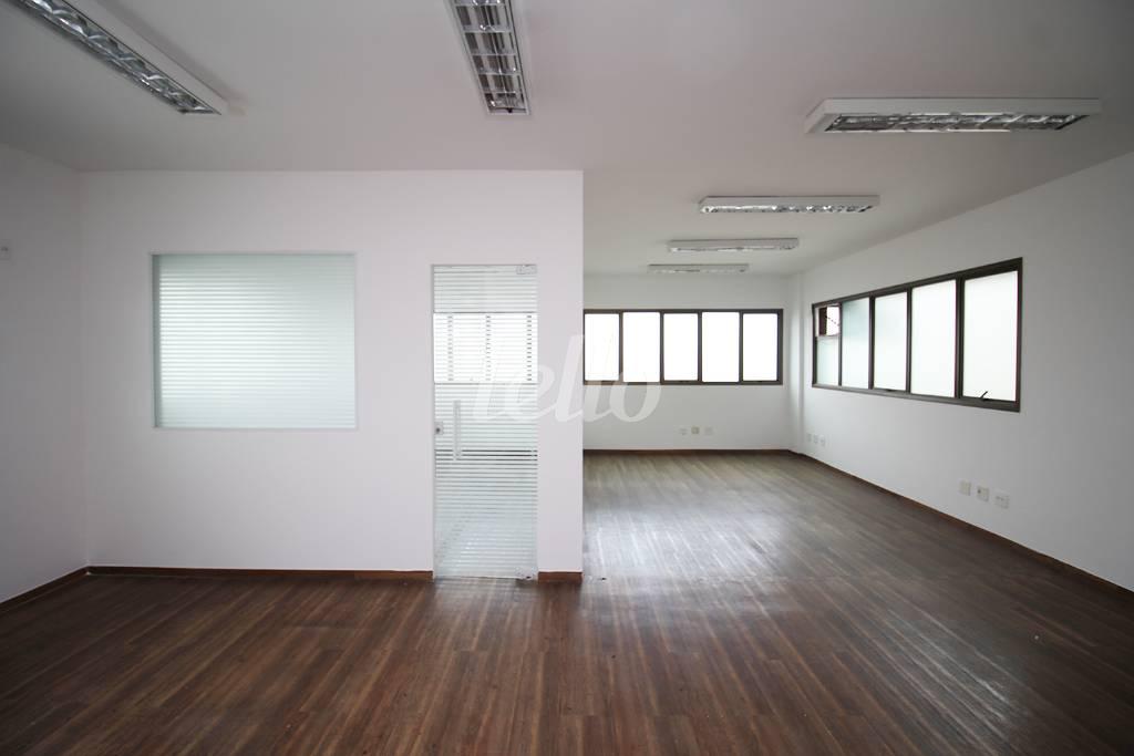 SALA 1 de Sala / Conjunto para alugar, Padrão com 30 m², e 1 vaga em Vila Mariana - São Paulo