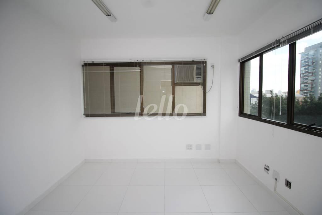SALA 2 de Sala / Conjunto para alugar, Padrão com 60 m², e 2 vagas em Vila Mariana - São Paulo
