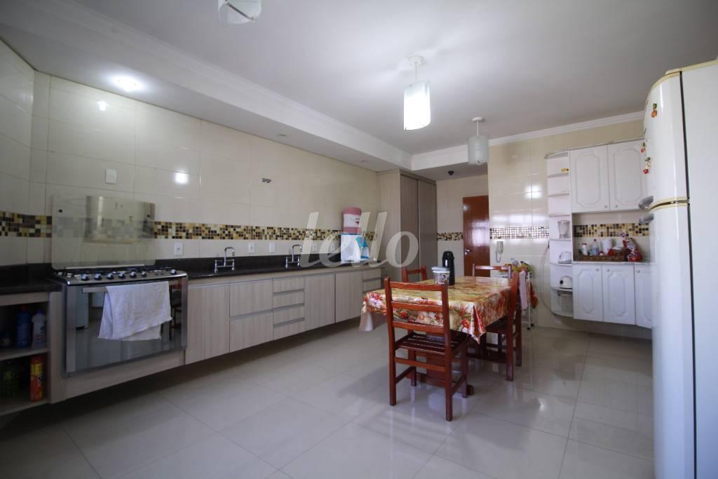 1° ANDAR - COZINHA de Casa à venda, sobrado com 410 m², 4 quartos e 8 vagas em Vila Aricanduva - São Paulo