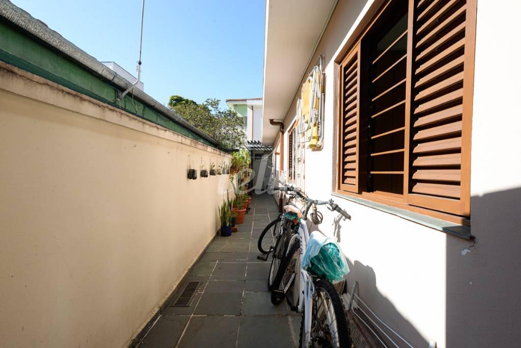 CORREDOR EXTERNO de Casa à venda, térrea com 111 m², 4 quartos e 3 vagas em Imirim - São Paulo