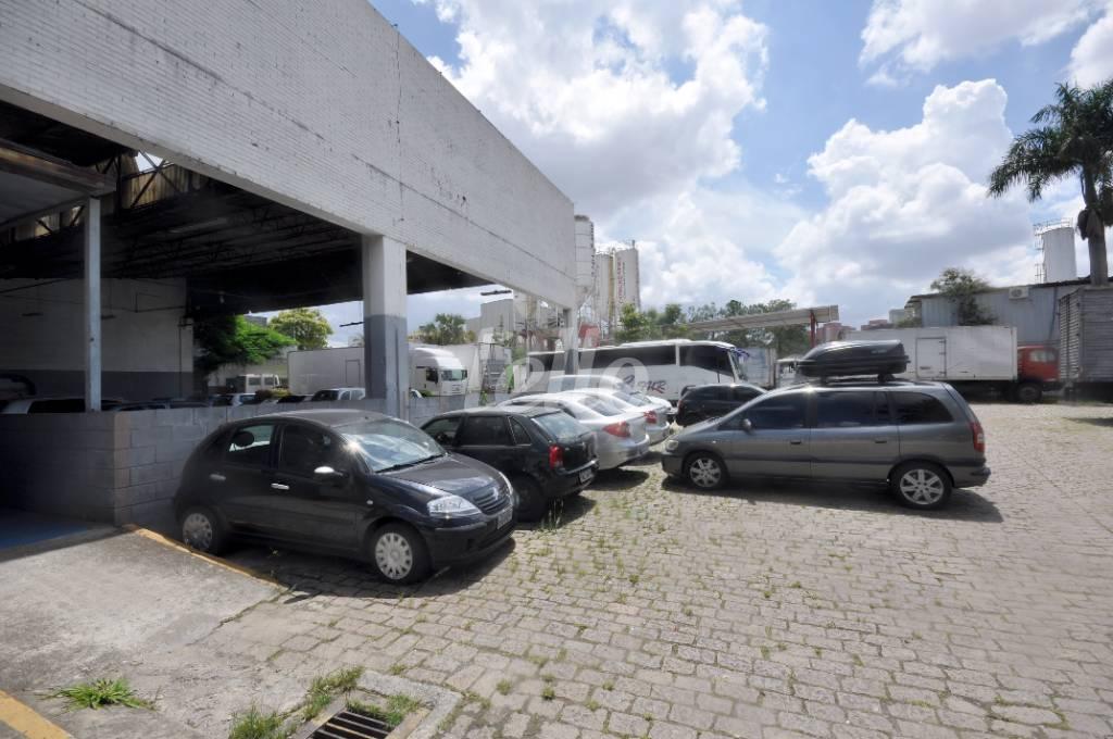 PÁTIO ESTACIONAMENTO de Prédio Comercial para alugar, Monousuário com 2771 m², e 50 vagas em Limão - São Paulo