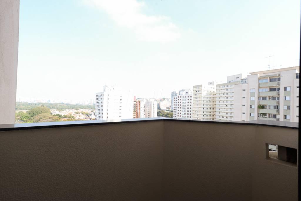 VARANDA DORMITÓRIO 3 de Apartamento à venda, Padrão com 206 m², 4 quartos e 3 vagas em Santana - São Paulo