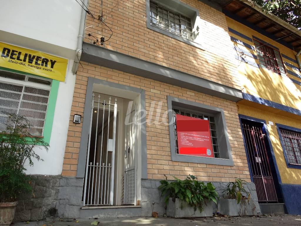 FACHADA de Casa à venda, sobrado com 150 m², e em Pinheiros - São Paulo