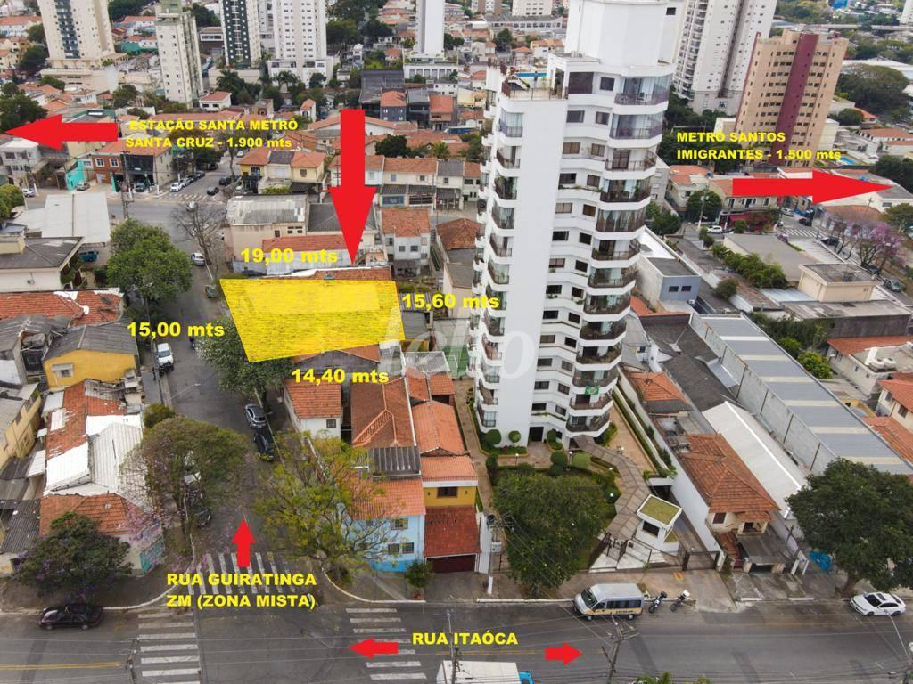 VISÃO AÉREA DO TERRENO de Área / Terreno à venda, Padrão com 251 m², e em Chácara Inglesa - São Paulo