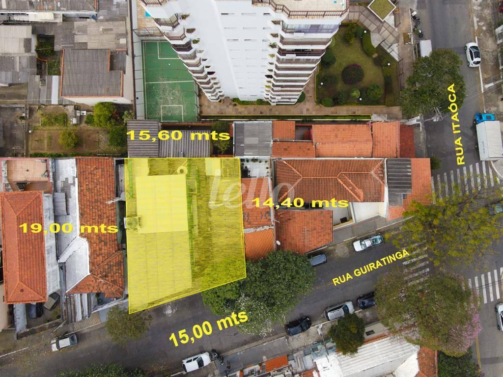 VISÃO AÉREA DO TERRENO de Área / Terreno à venda, Padrão com 251 m², e em Chácara Inglesa - São Paulo