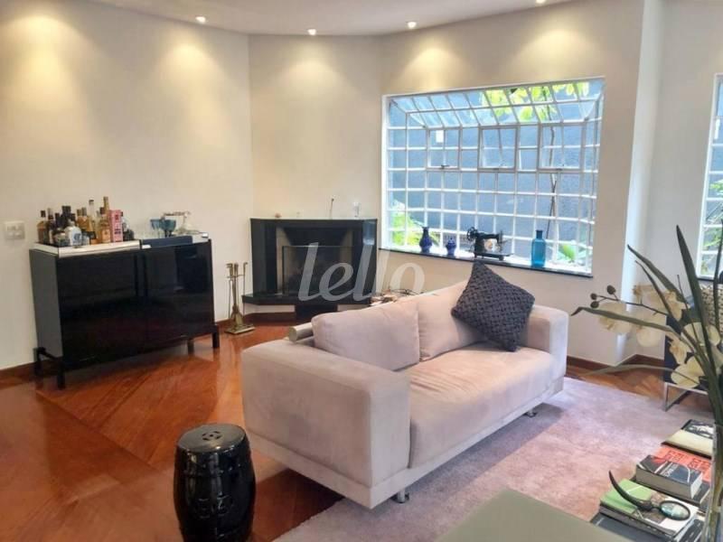 LIVING de Casa à venda, sobrado com 440 m², 4 quartos e 3 vagas em Vila Clementino - São Paulo