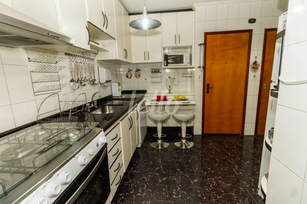 COZINHA de Apartamento à venda, Padrão com 100 m², 3 quartos e 1 vaga em Santo Antônio - São Caetano do Sul