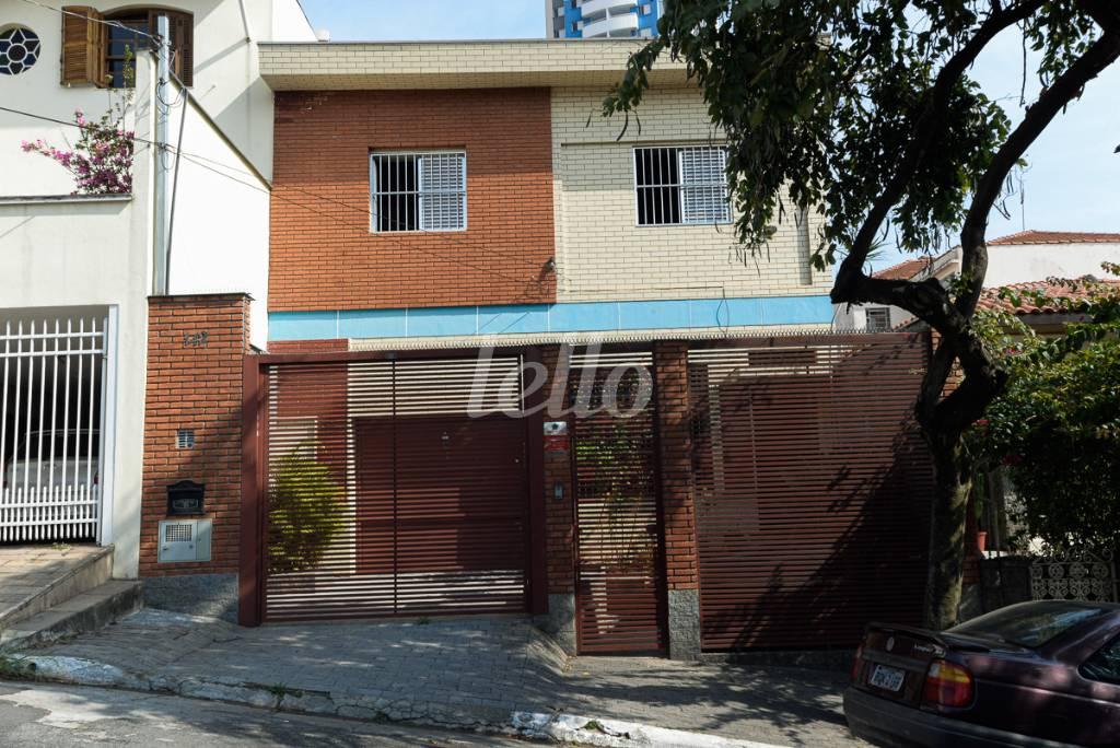 FACHADA de Casa à venda, sobrado com 280 m², 3 quartos e 4 vagas em Vila Anglo Brasileira - São Paulo