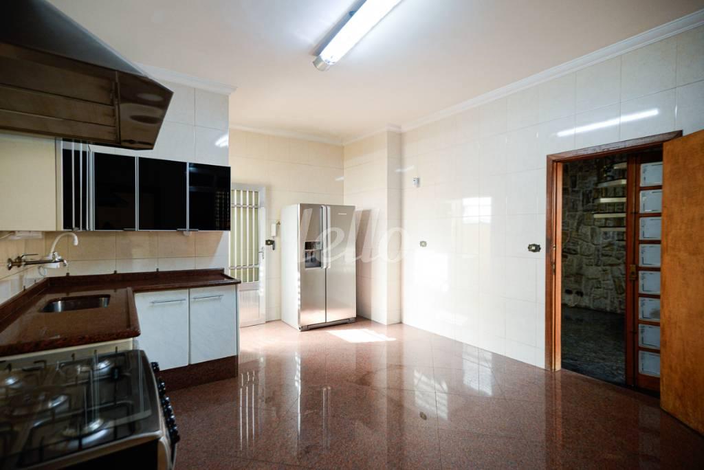 COZINHA de Casa à venda, sobrado com 280 m², 3 quartos e 4 vagas em Vila Anglo Brasileira - São Paulo