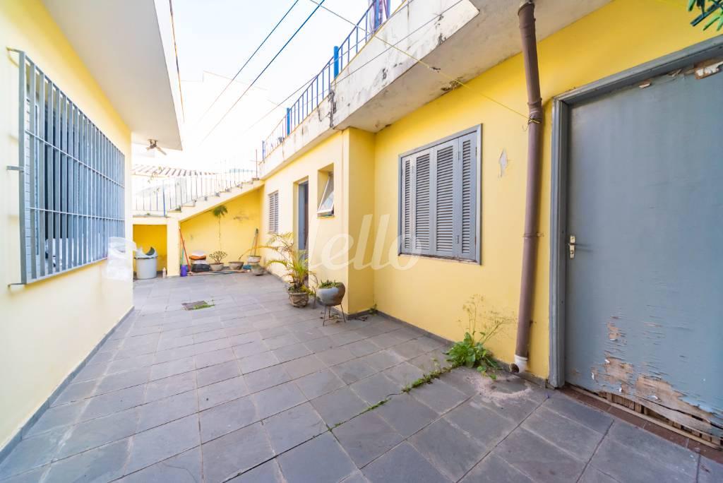 ÁREA EXTERNA de Casa à venda, térrea com 245 m², 6 quartos e 3 vagas em Jardim Paraíso - Santo André