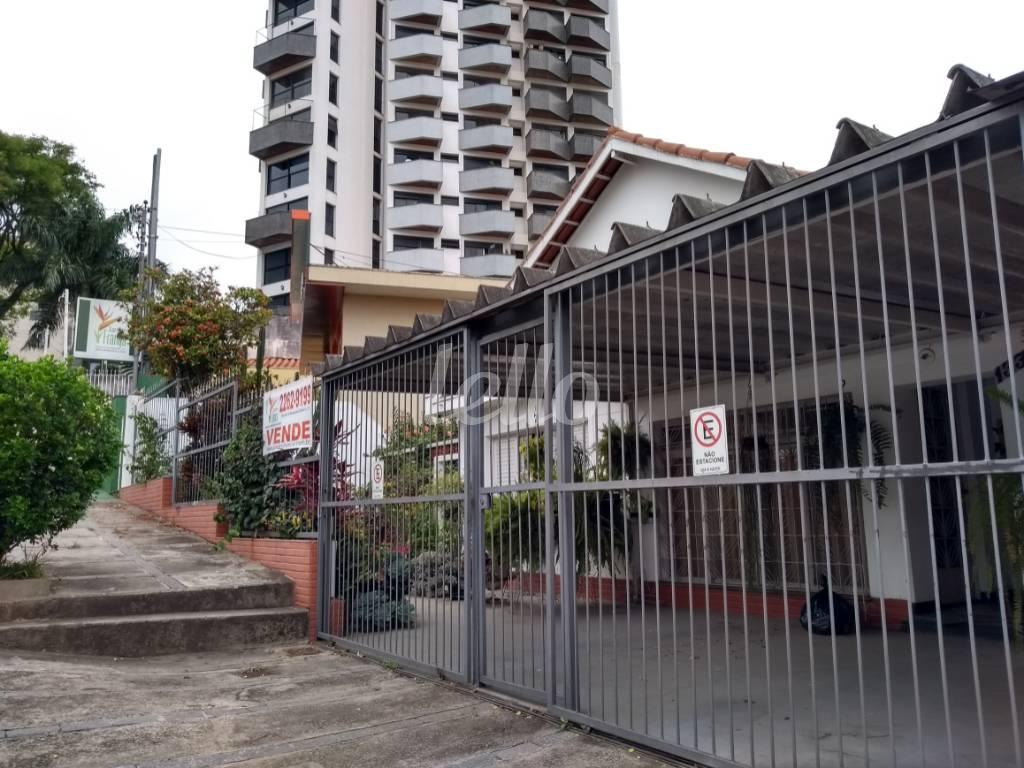 FACHADA de Casa à venda, térrea com 170 m², 3 quartos e 2 vagas em Água Fria - São Paulo