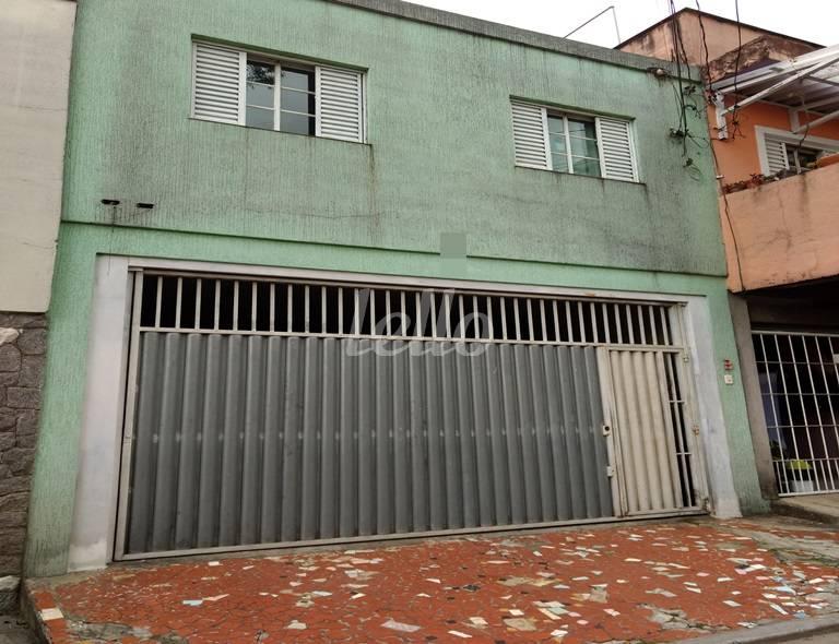 FACHADA de Casa à venda, assobradada com 110 m², 2 quartos e 4 vagas em Vila Leme - São Paulo