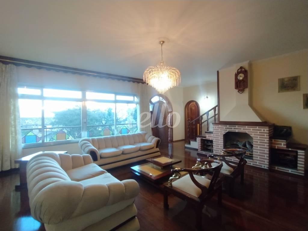 SALA DE ESTAR de Casa à venda, sobrado com 500 m², 5 quartos e 5 vagas em Vila Albertina - São Paulo