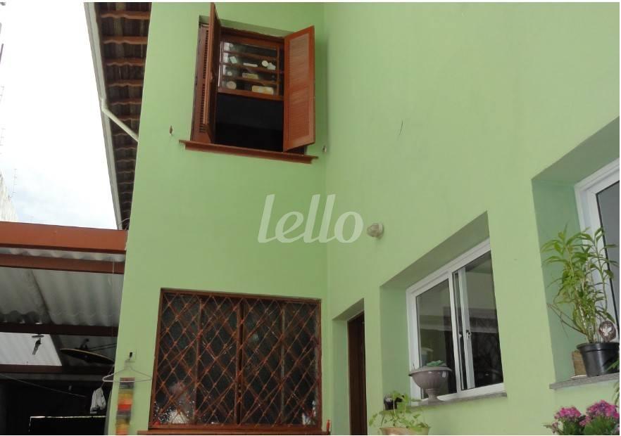 LATERAL de Casa à venda, de vila - sobrado com 200 m², 5 quartos e 3 vagas em Mirandopolis - São Paulo