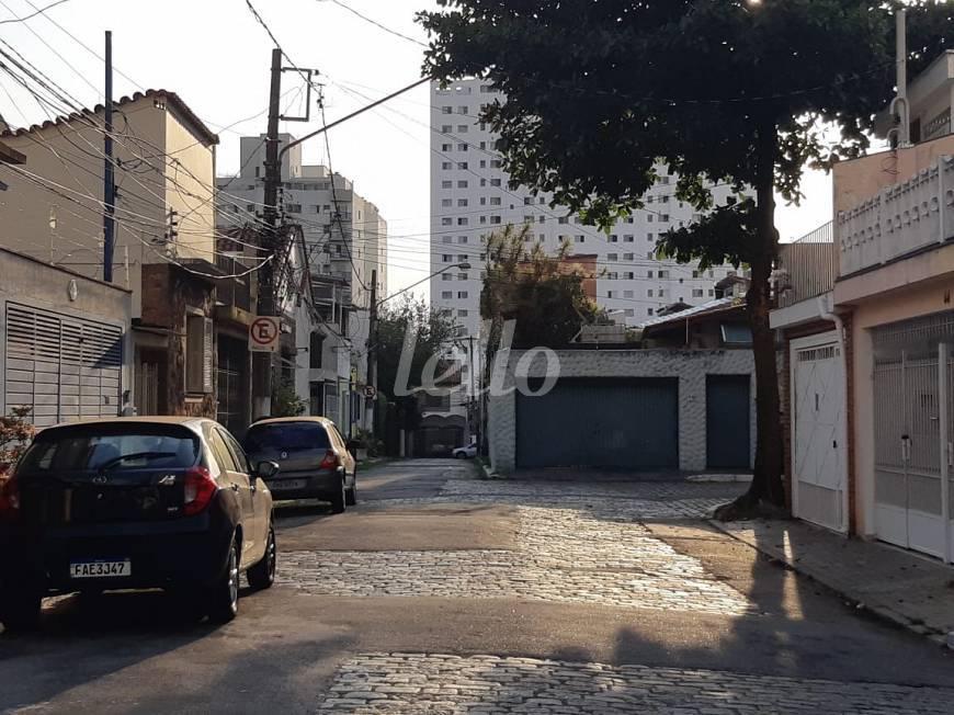 RUA de Casa à venda, térrea com 110 m², 3 quartos e em Vila Clementino - São Paulo