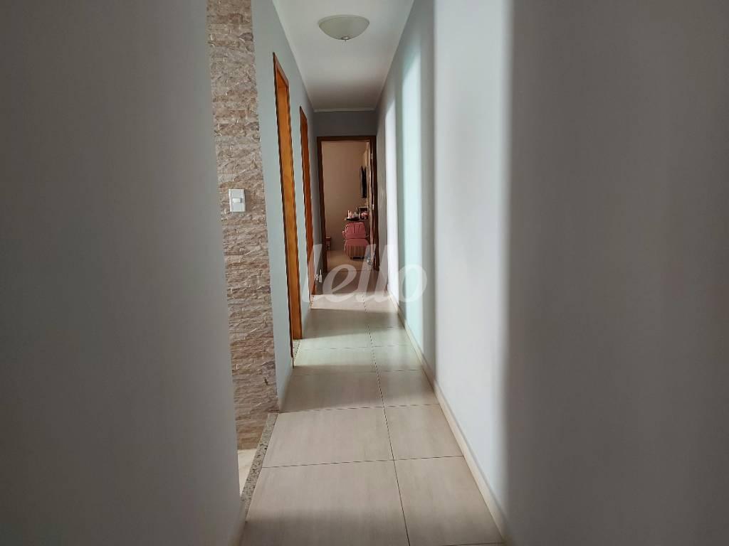 CORREDOR INTERNO de Casa à venda, sobrado com 219 m², 3 quartos e 2 vagas em Mandaqui - São Paulo