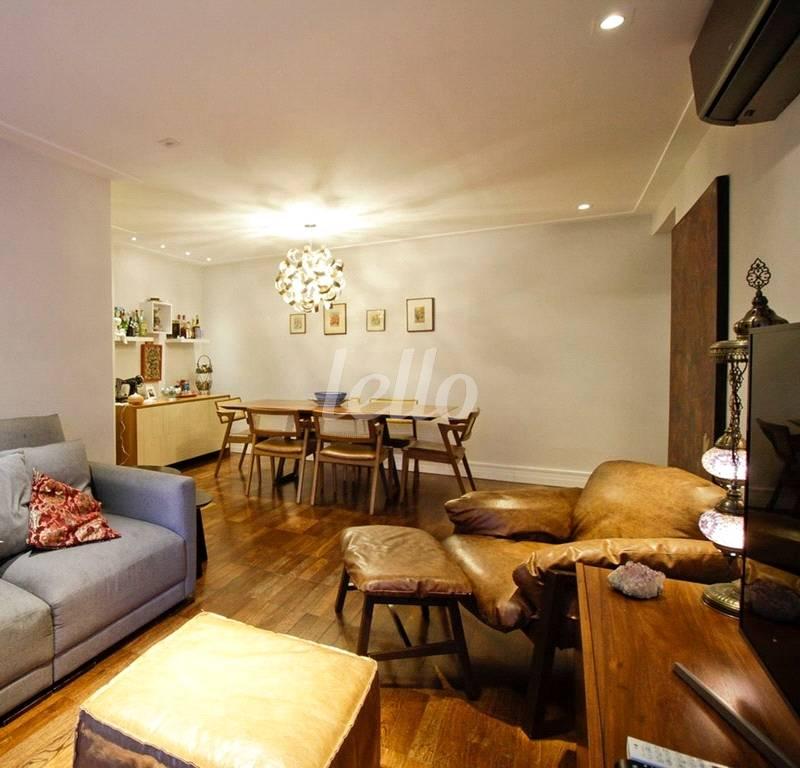 SALA de Apartamento à venda, Padrão com 100 m², 2 quartos e 1 vaga em Paraíso - São Paulo