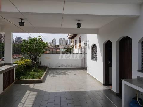 QUINTAL de Casa à venda, assobradada com 297 m², 4 quartos e 3 vagas em Jardim São Paulo - São Paulo